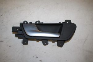 17831382 – 8K0837019E7PE – Türgriff 4-türig links vorne