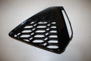 17827777 – 4K8807681DT94 – Bumper Rooster