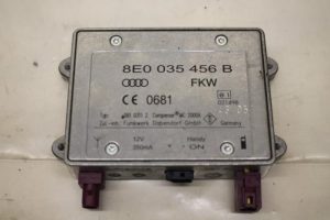 17798725 – 8E0035456B – Radioverstärker