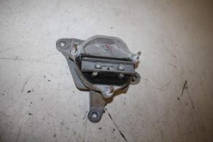 17812922 – 8K0399115BK – Gearbox mount