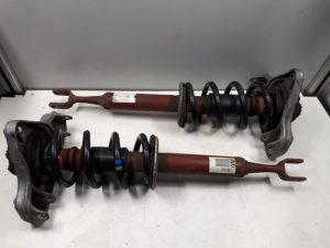 21363940 – 8E0413031 – Shock absorber kit