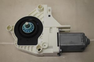 17801689 – 8K0959802B – Raammotor Portier