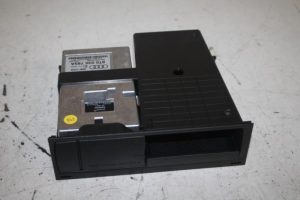 17811139 – 8T0035785A – AUX / USB-Anschluss