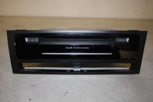 17821373 – 8R1035652B – Multi-media control unit