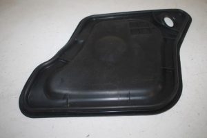 17804847 – 8T0837915B – Deurplaat 2Deurs links