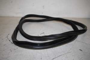 17814949 – 4M0831721A – Portierrubber 4Deurs links-voor