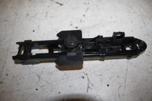 17813775 – 8K0857833C – Gurthöhenverstellung vorne links