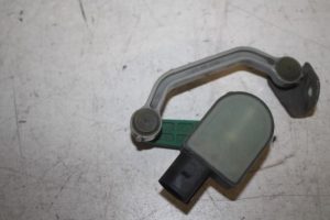 17805906 – 4F0505466M – Xenon hoogteregelaar