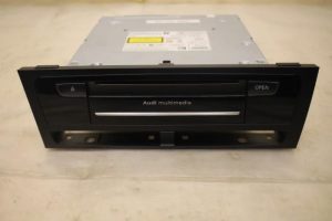 17799111 – 8R1035652D – Multi-media control unit