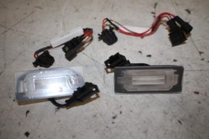 17825058 – 8J0943 – Kenteken Verlichting