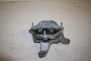 17804792 – 8K0399115BK – Gearbox mount