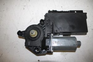 17830101 – 8E0959802E – Door window motor