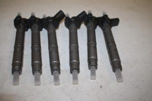 17804610 – 059130277CR – Injector (diesel)