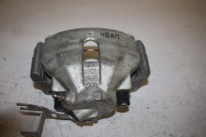 17806735 – 8E0615124A – Remklauw (Tang) rechts-voor