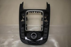 17800067 – 8T0919609WFX – Regeleinheit Multi Media