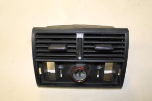 17786201 – 4D0819203BB98 – Luchtrooster achter