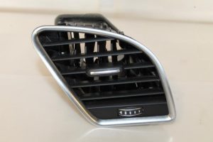 17792764 – 8T1820902GWVF – Luftgitter Armaturenbrett