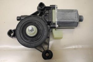 17798199 – 5Q0959801B – Door window motor