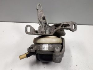 20410123 – 4M0399202G – Versnellingsbak Steun