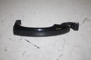 17811339 – 8T0837205A – Türgriff 4-türig links vorne