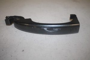 17804048 – 8T0837205A – Türgriff 4-türig links vorne