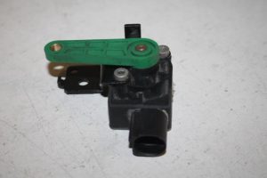 17804575 – 8J0941273G – Xenon hoogteregelaar