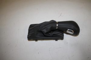 17825900 – 8K2713139ADEJ – Versnellingspook