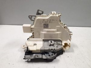 21702621 – 8J1837015F – Türschlossmechanik 4-türig links vorne