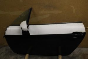 17799408 – 8N0831051C – Portier 2Deurs links