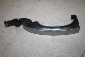 17808129 – 4H0837205B – Türgriff 4-türig links vorne