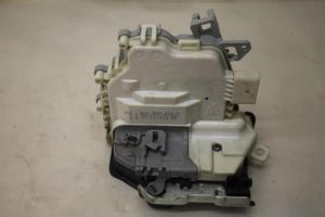 17799070 – 8J1837016C – Deurslot Mechaniek 4Deurs rechts-voor