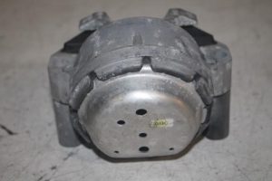 17808509 – 4G0199381F – Motorsteun