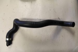 17786423 – 8D0819371AE – Radiator hose