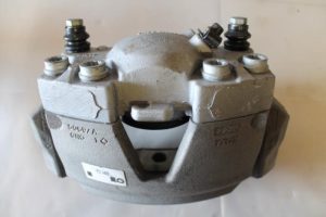 17793157 – 8K0615124J – Remklauw (Tang) rechts-voor