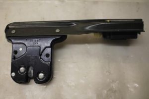 17798135 – 8N0827505B – Schließmechanik Heckklappe