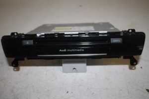 17811329 – 4G0035666F – Regelunit Multi Media
