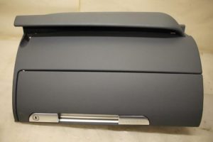 17798145 – 8N2857095A9MS – Dashboardkastje