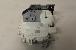 17794444 – 8K0839015D – Türschlossmechanik 4-türig links hinten