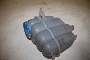 17821507 – 8W0121405F – Expansievat