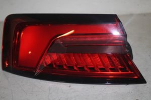 17808550 – 8W6945091C – Rücklicht links