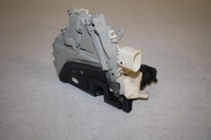17804397 – 8J1837015C – Türschlossmechanik 4-türig links vorne