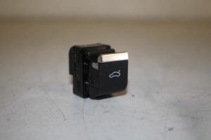 17828807 – 4K0959831NV6 – Schakelaar achterklep