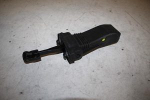 17822883 – 8Y0839249 – Deurvanger 4Deurs links-achter