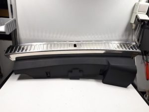19767430 – 4M8864483A4PK – Afdekking slotvanger achter