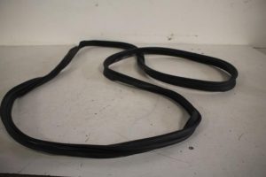 17805074 – 4G9827705D – Achterkleprubber