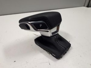 20228932 – 8W1713140FJAJ, 4M1713139G59V – Versnellingspook