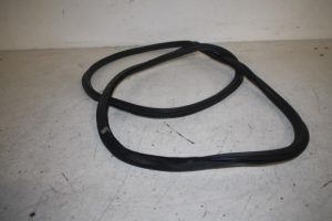 17808712 – 4H0831721F – Portierrubber 4Deurs links-voor