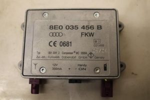 17796329 – 8E0035456B – Radioverstärker