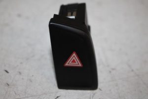 17810785 – 8R1941509V10 – Paniekverlichtings Schakelaar