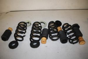 17829461 – 8W0411105HN – Veerschroef voor